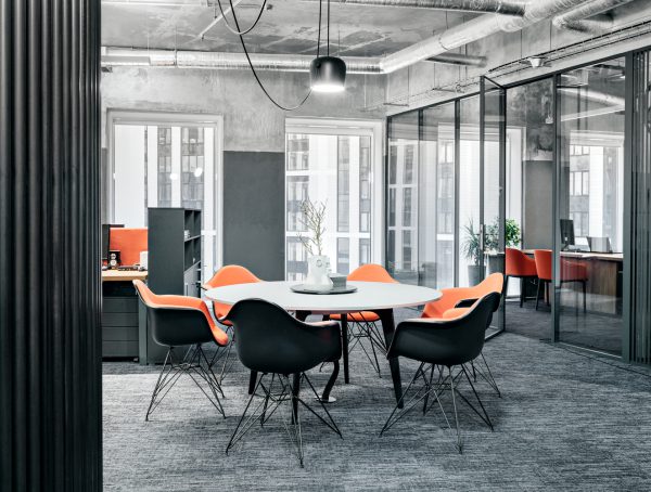 Công ty TNHH Kiến trúc Xây dựng Đoàn Anh Quốc - THIẾT KẾ VĂN PHÒNG ĐẸP ĐIỂM CHÚT SẮC CAM THEO PHONG CÁCH HIỆN ĐẠI TẠI PHAN THIẾT